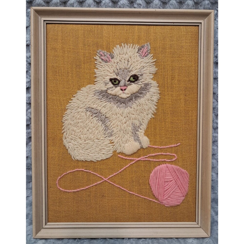 1970's Avon Creative Needlecraft Embroidery Picture Cat Playful Kitten Ball Yarn
